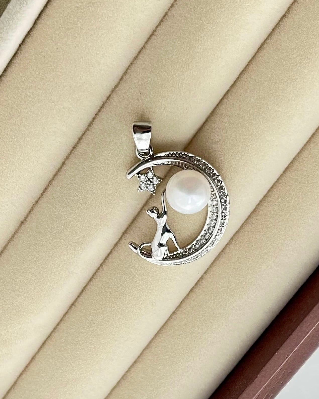 Kitty Pendant
